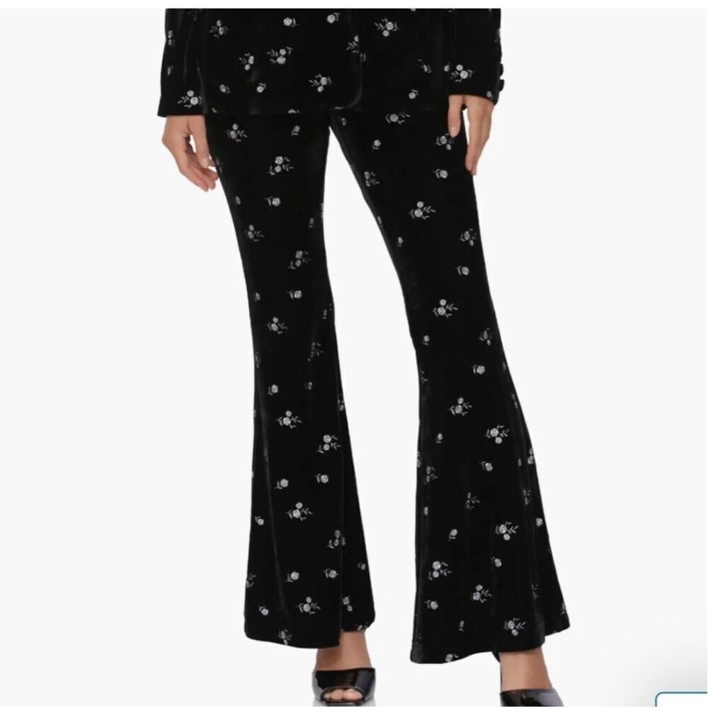 Avec Les Filles black stretch floral embroidered pants flare size M NWT